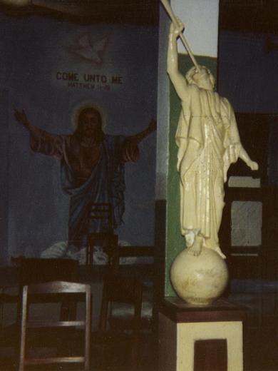 ケープコーストの教会堂のモロナイ像